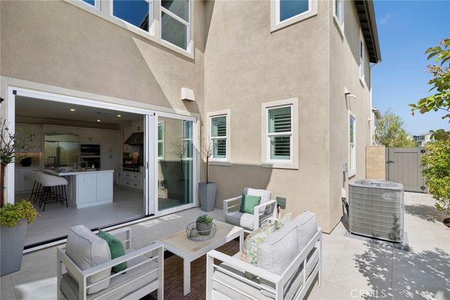 306 Treble, Irvine, CA 92618