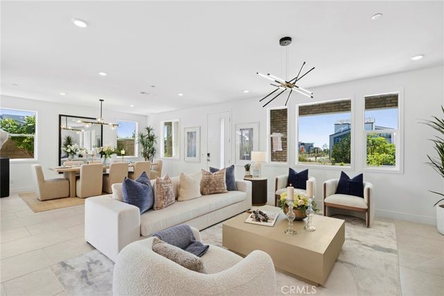 306 Treble, Irvine, CA 92618