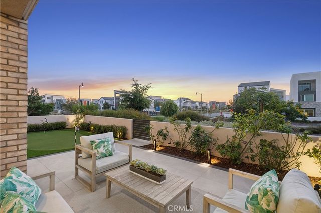 306 Treble, Irvine, CA 92618
