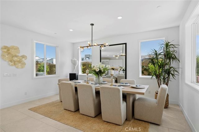 306 Treble, Irvine, CA 92618