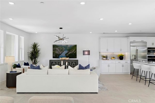 306 Treble, Irvine, CA 92618