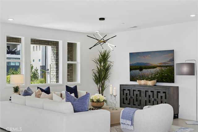 306 Treble, Irvine, CA 92618