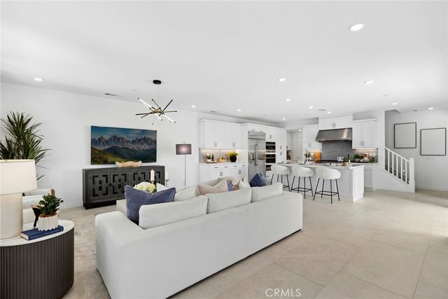 306 Treble, Irvine, CA 92618