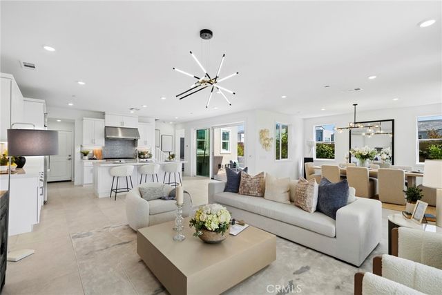 306 Treble, Irvine, CA 92618