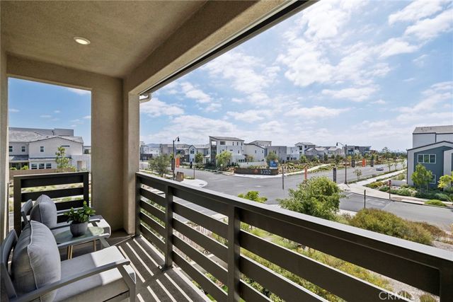 306 Treble, Irvine, CA 92618