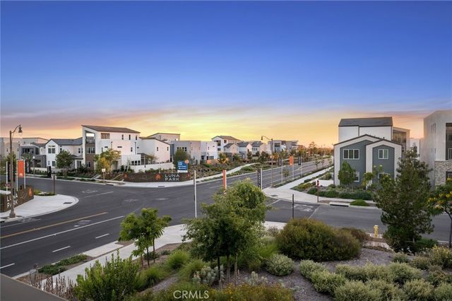 306 Treble, Irvine, CA 92618