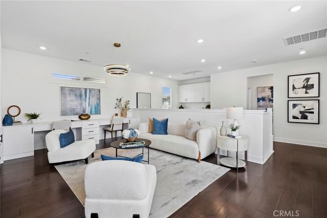 306 Treble, Irvine, CA 92618