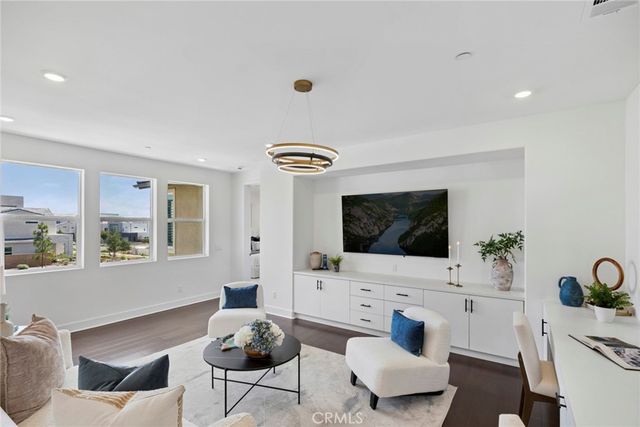 306 Treble, Irvine, CA 92618