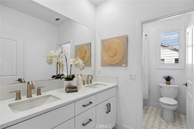 306 Treble, Irvine, CA 92618