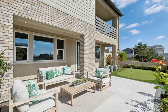 306 Treble, Irvine, CA 92618