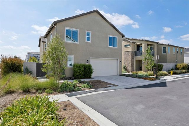 306 Treble, Irvine, CA 92618
