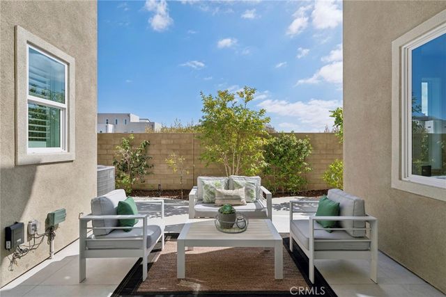 306 Treble, Irvine, CA 92618