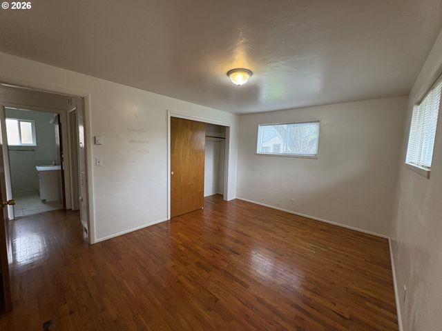 210 SUNNYSIDE Dr, Eugene, OR 97404