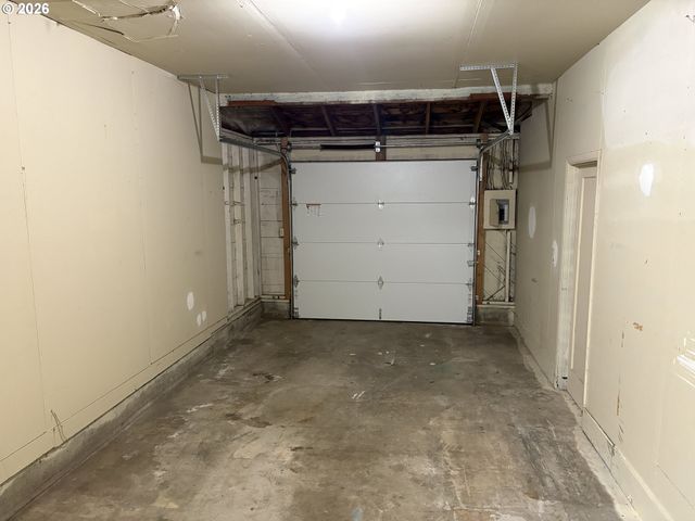 210 SUNNYSIDE Dr, Eugene, OR 97404