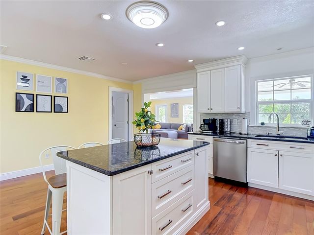 8261 MALVERN CIRCLE, Tampa, FL 33634
