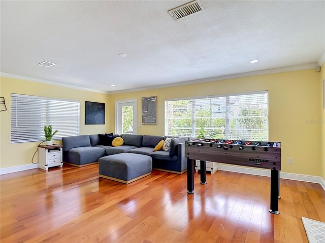 8261 MALVERN CIRCLE, Tampa, FL 33634