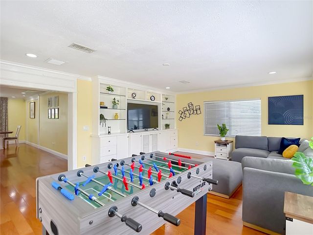 8261 MALVERN CIRCLE, Tampa, FL 33634