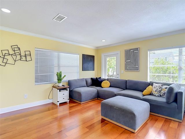 8261 MALVERN CIRCLE, Tampa, FL 33634