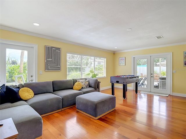 8261 MALVERN CIRCLE, Tampa, FL 33634