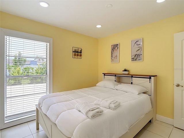 8261 MALVERN CIRCLE, Tampa, FL 33634