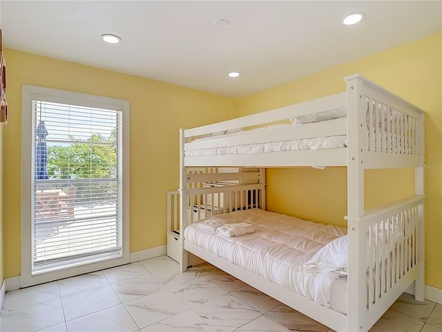8261 MALVERN CIRCLE, Tampa, FL 33634