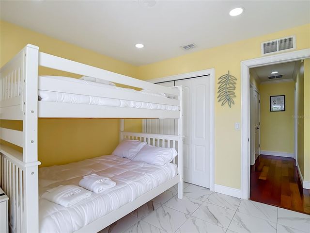 8261 MALVERN CIRCLE, Tampa, FL 33634