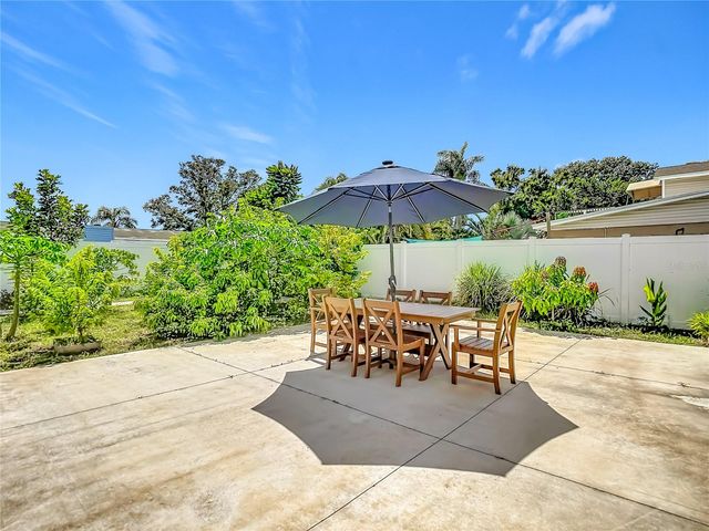 8261 MALVERN CIRCLE, Tampa, FL 33634