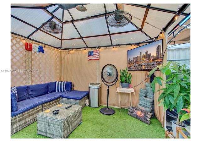 2900 SW 4th St, Miami, FL 33135