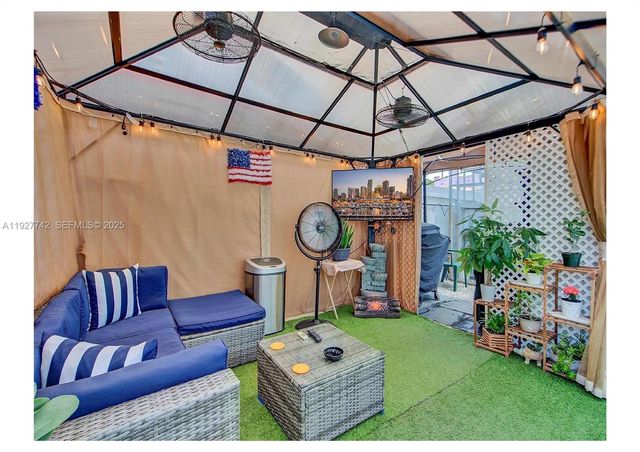 2900 SW 4th St, Miami, FL 33135