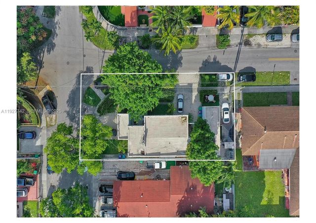 2900 SW 4th St, Miami, FL 33135