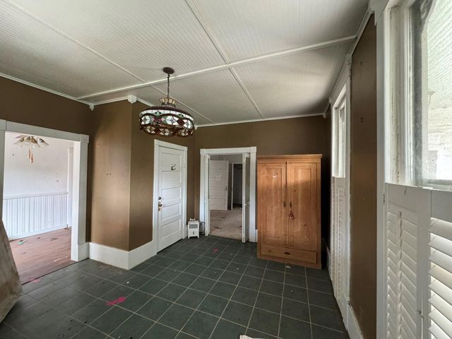 330 N Monroe Street, La Grange, TX 78945