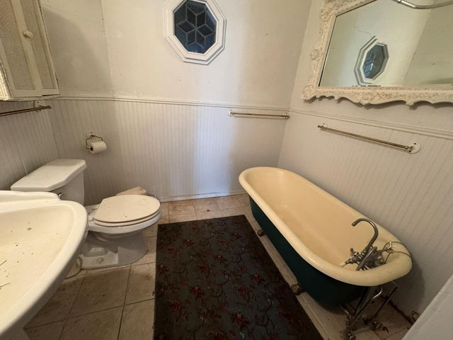 330 N Monroe Street, La Grange, TX 78945