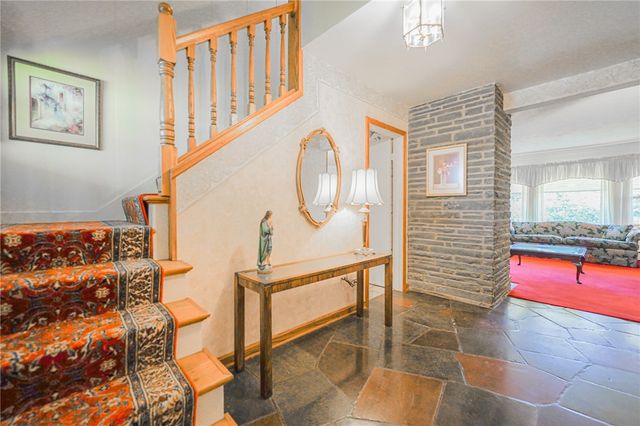 2913 N Mercer St, Neshannock Twp, PA 16105