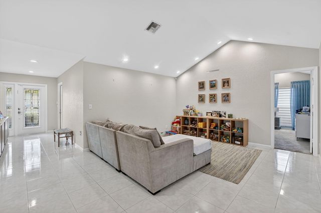 10065 Camelback Lane, Boca Raton, FL 33498