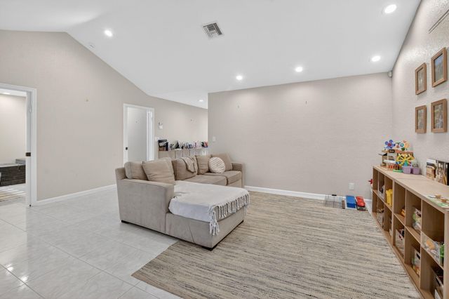 10065 Camelback Lane, Boca Raton, FL 33498