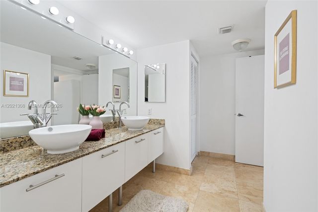 41 SE 5th St 1609, Miami, FL 33131