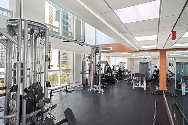 41 SE 5th St 1609, Miami, FL 33131