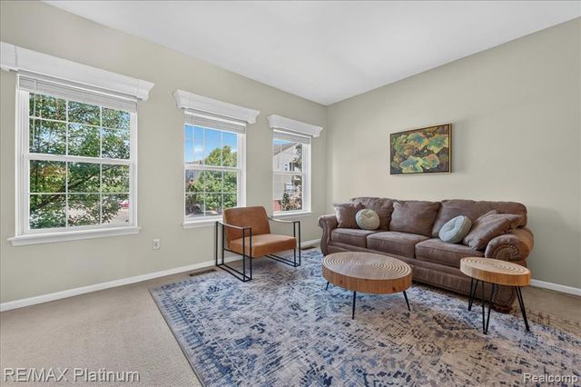 1602 Pinecroft Ln., Howell, MI 48855