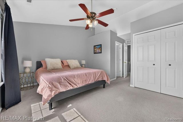 1602 Pinecroft Ln., Howell, MI 48855