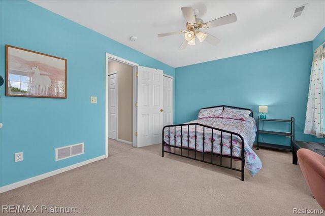 1602 Pinecroft Ln., Howell, MI 48855