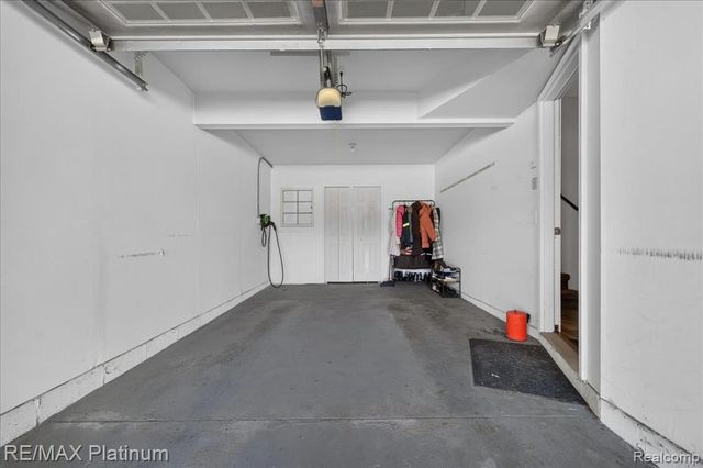 1602 Pinecroft Ln., Howell, MI 48855