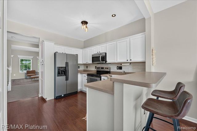 1602 Pinecroft Ln., Howell, MI 48855