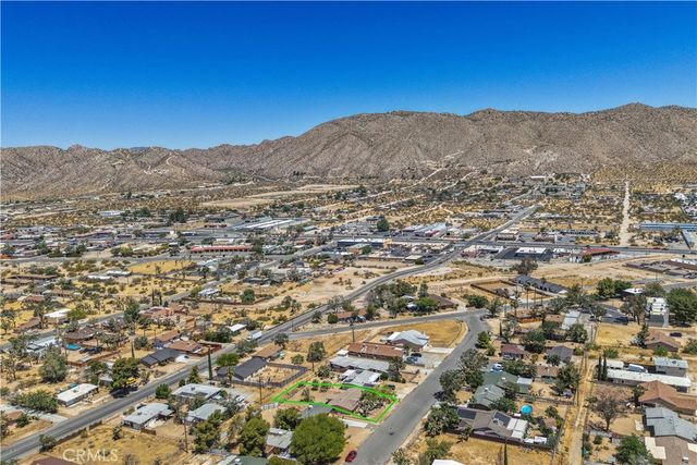 7446 Borrego Trail, Yucca Valley, CA 92284