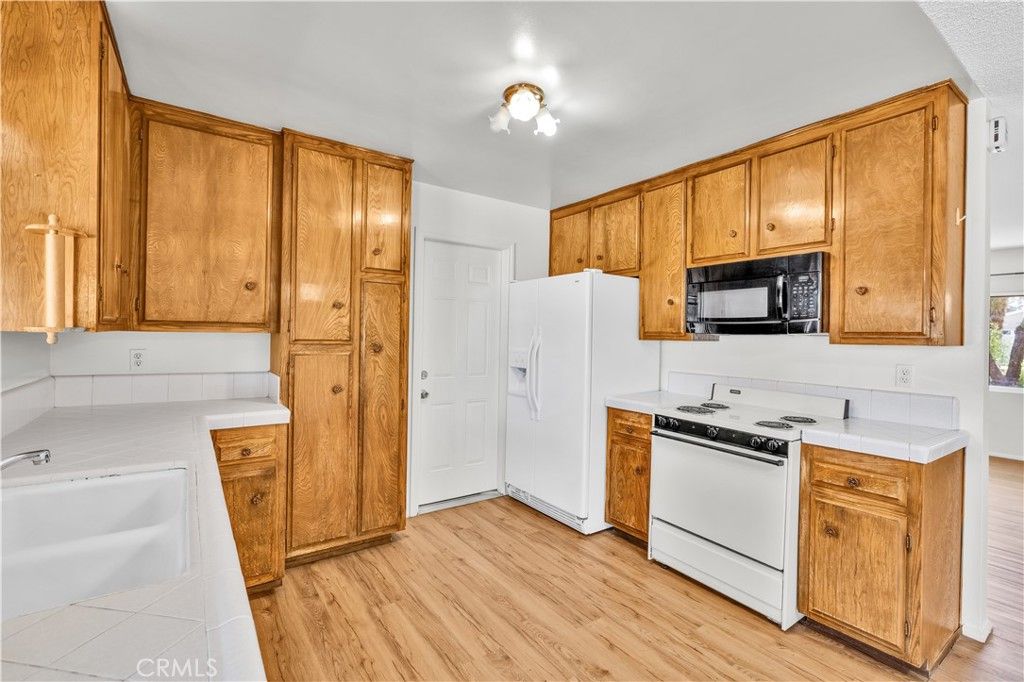 Image 10 of property listing at 7446 Borrego Trail, Yucca Valley, CA 92284
