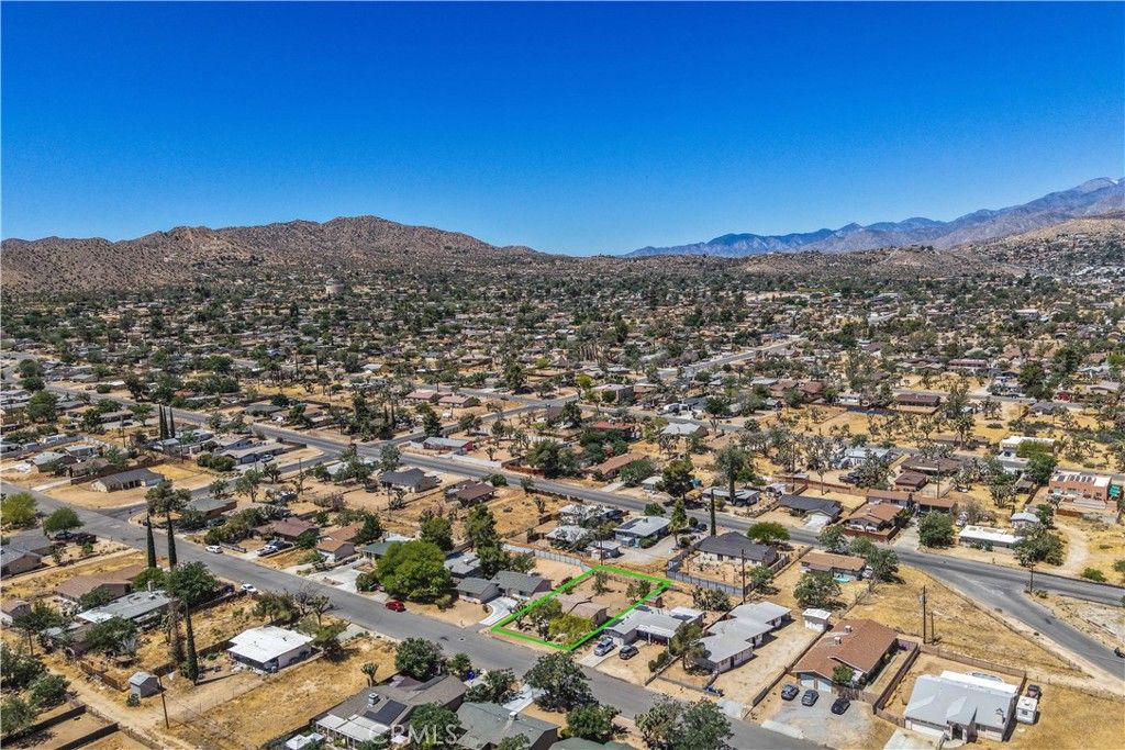 Image 31 of property listing at 7446 Borrego Trail, Yucca Valley, CA 92284