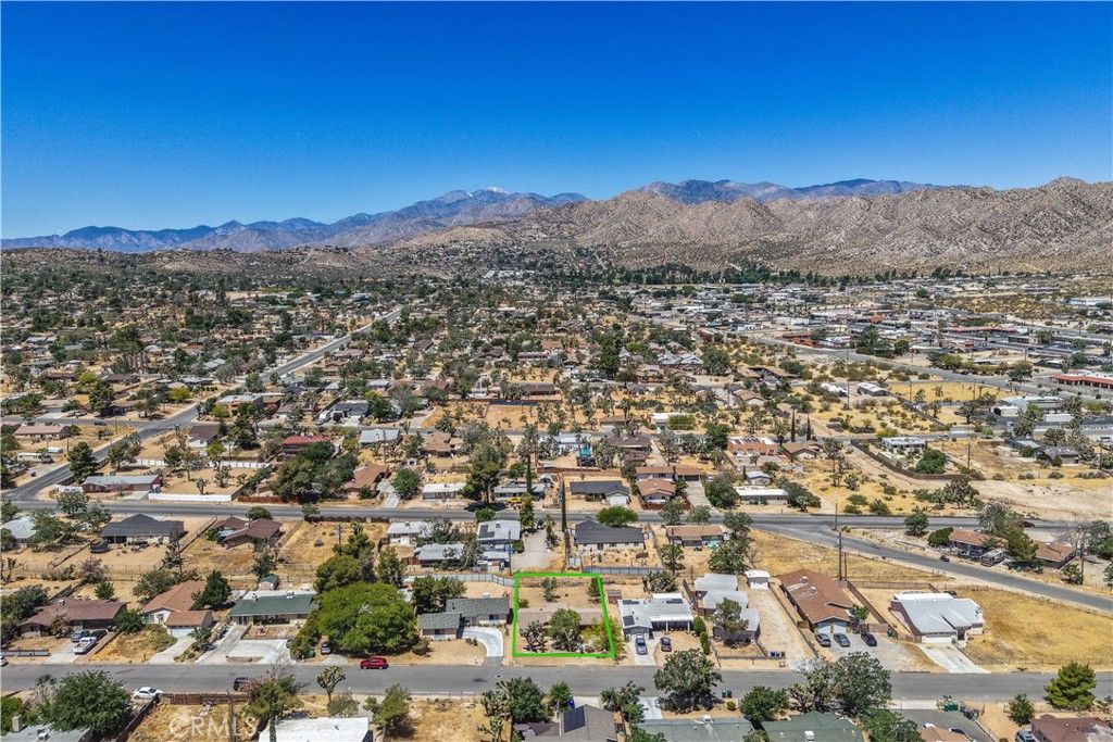 Image 32 of property listing at 7446 Borrego Trail, Yucca Valley, CA 92284