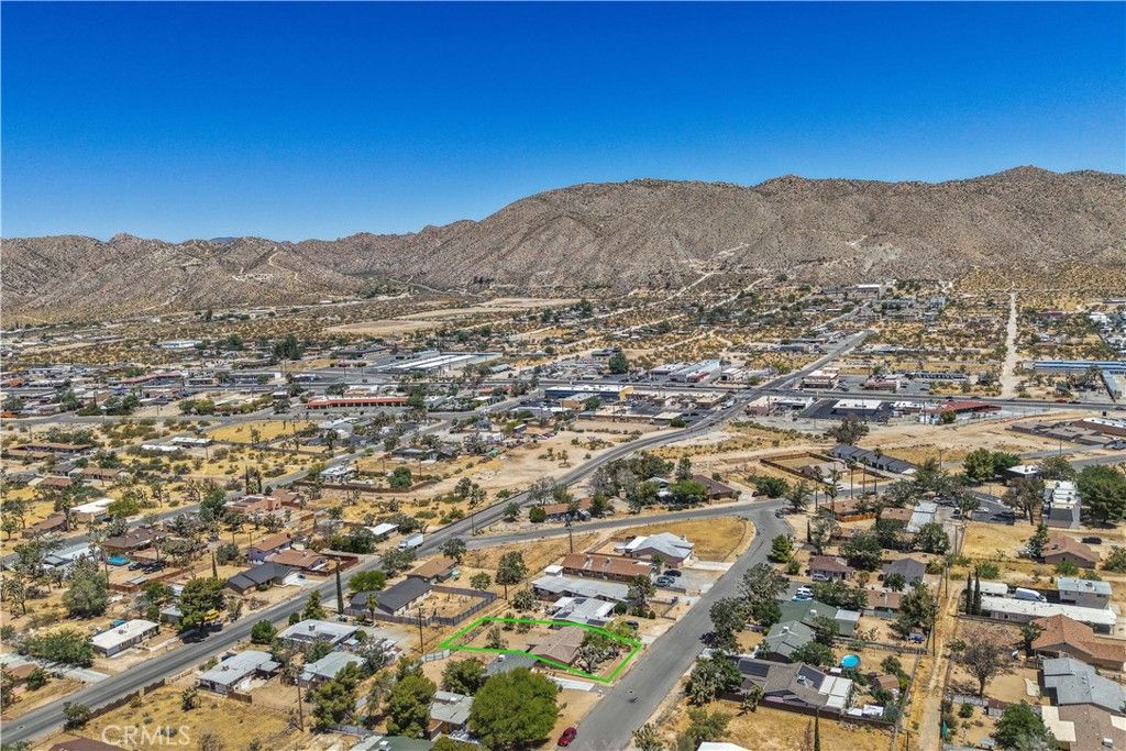 Image 33 of property listing at 7446 Borrego Trail, Yucca Valley, CA 92284
