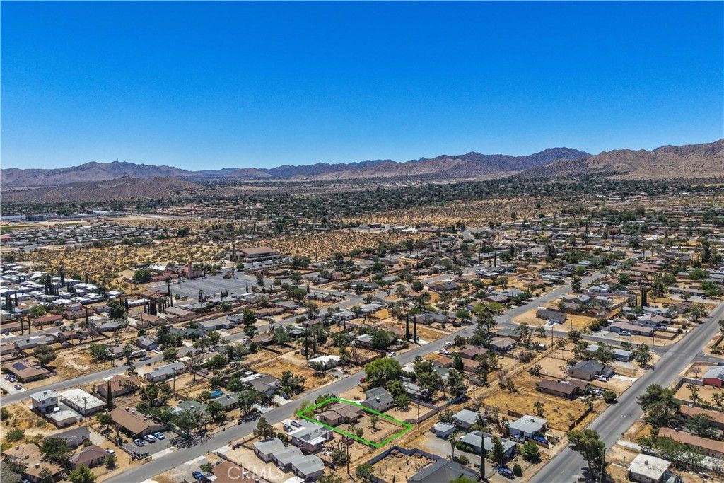 Image 35 of property listing at 7446 Borrego Trail, Yucca Valley, CA 92284