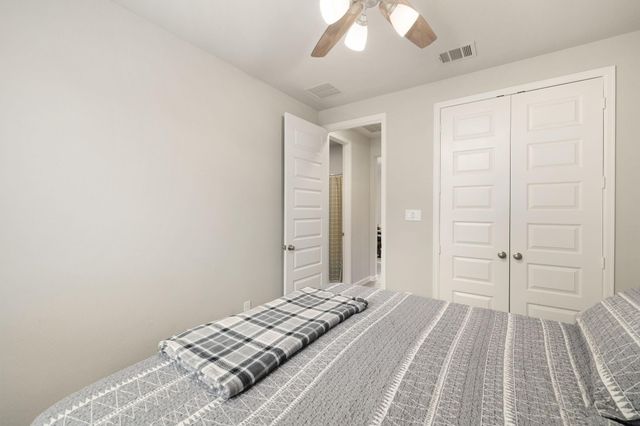 5043 Country Meadows Trail, Iowa Colony, TX 77583