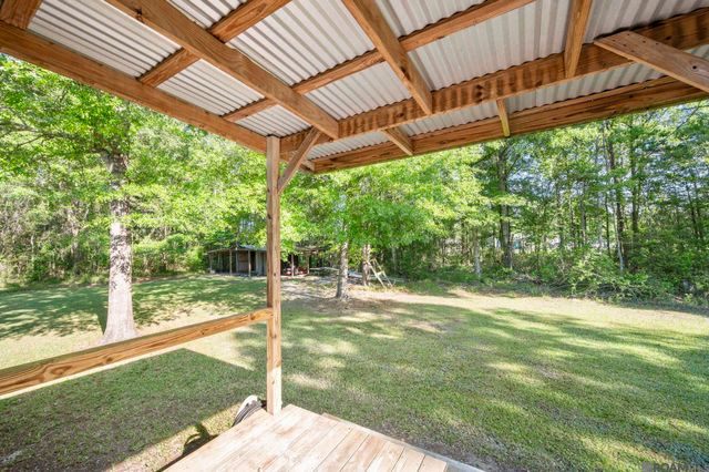17635 Melancon Rd, Livingston, LA 70754